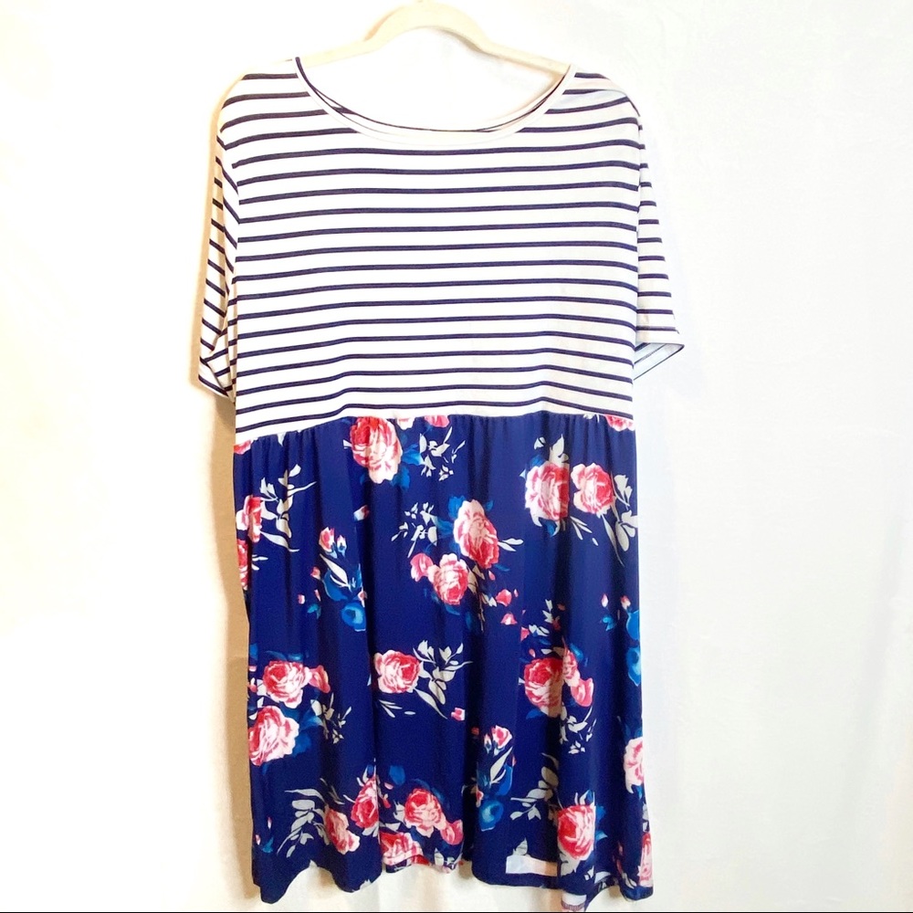 Women’s Short Sleeved Midi Floral Dress w/ Pockets